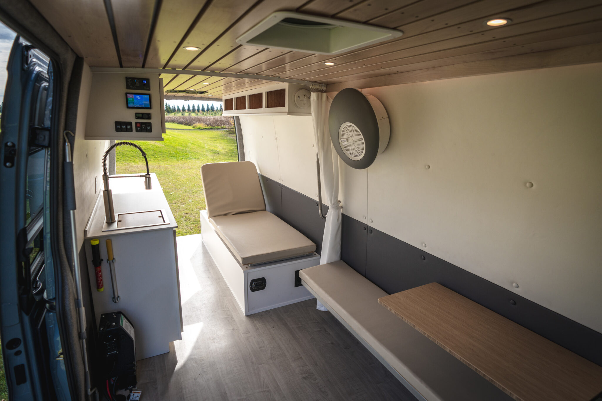 Mobile Medical Consulting Room with Victron MPPT & System